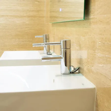 Bajo Encantador Y Familiar En Benahavis Apartment Estepona