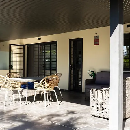 Bajo Encantador Y Familiar En Benahavis Estepona