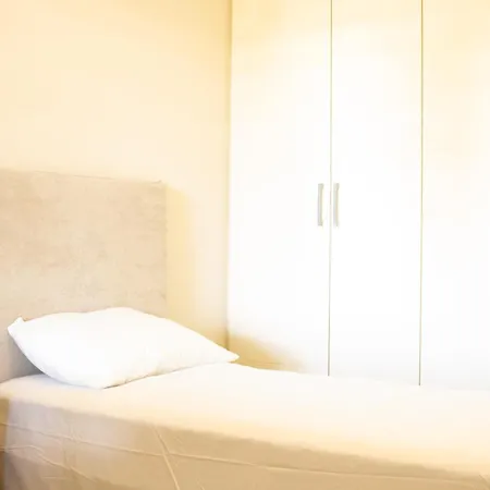 Bajo Encantador Y Familiar En Benahavis Apartment Estepona